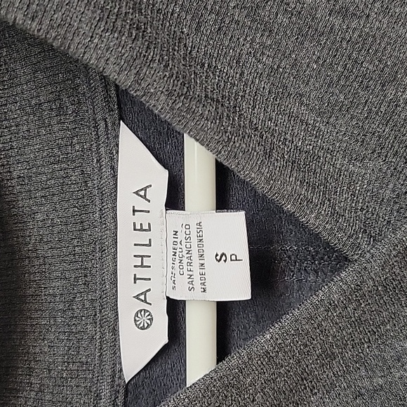 Nwt Athleta grey small v neck sweatshirt - Picture 2 of 5